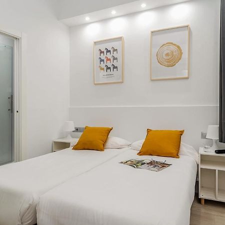 Ab Poble Sec Apartment Barcelona Bagian luar foto