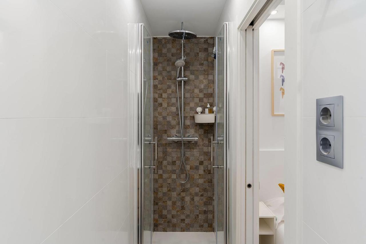 Ab Poble Sec Apartment Barcelona Bagian luar foto